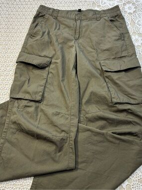 H&M Divided Womens Cargo Pants Size 6 Olive Green Elastic Waist Wide Leg Utility